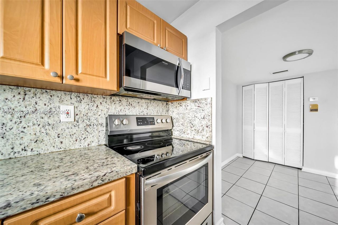 2011 Bay Dr, Unit 12, Miami Beach, FL 33141 Photo