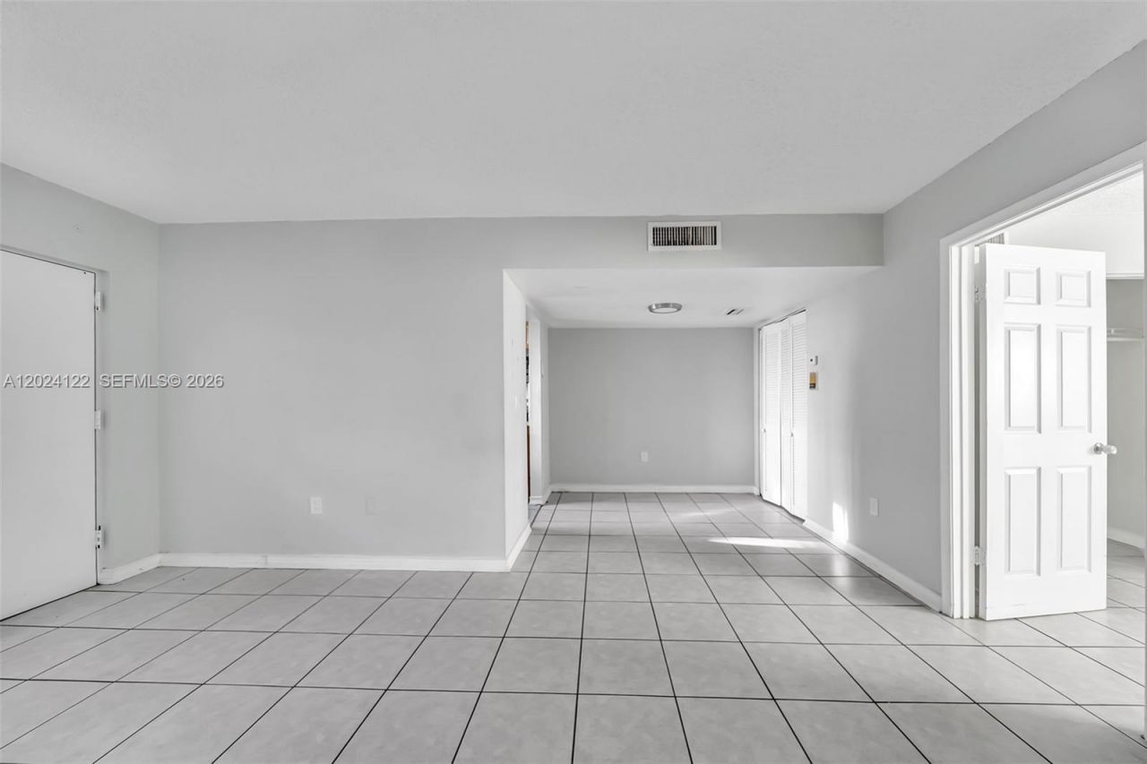 2011 Bay Dr, Unit 12, Miami Beach, FL 33141 Photo