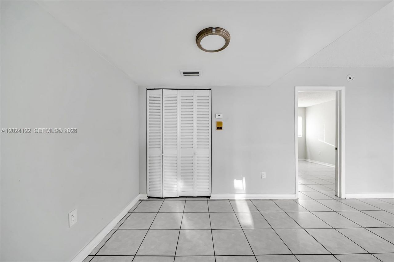 2011 Bay Dr, Unit 12, Miami Beach, FL 33141 Photo