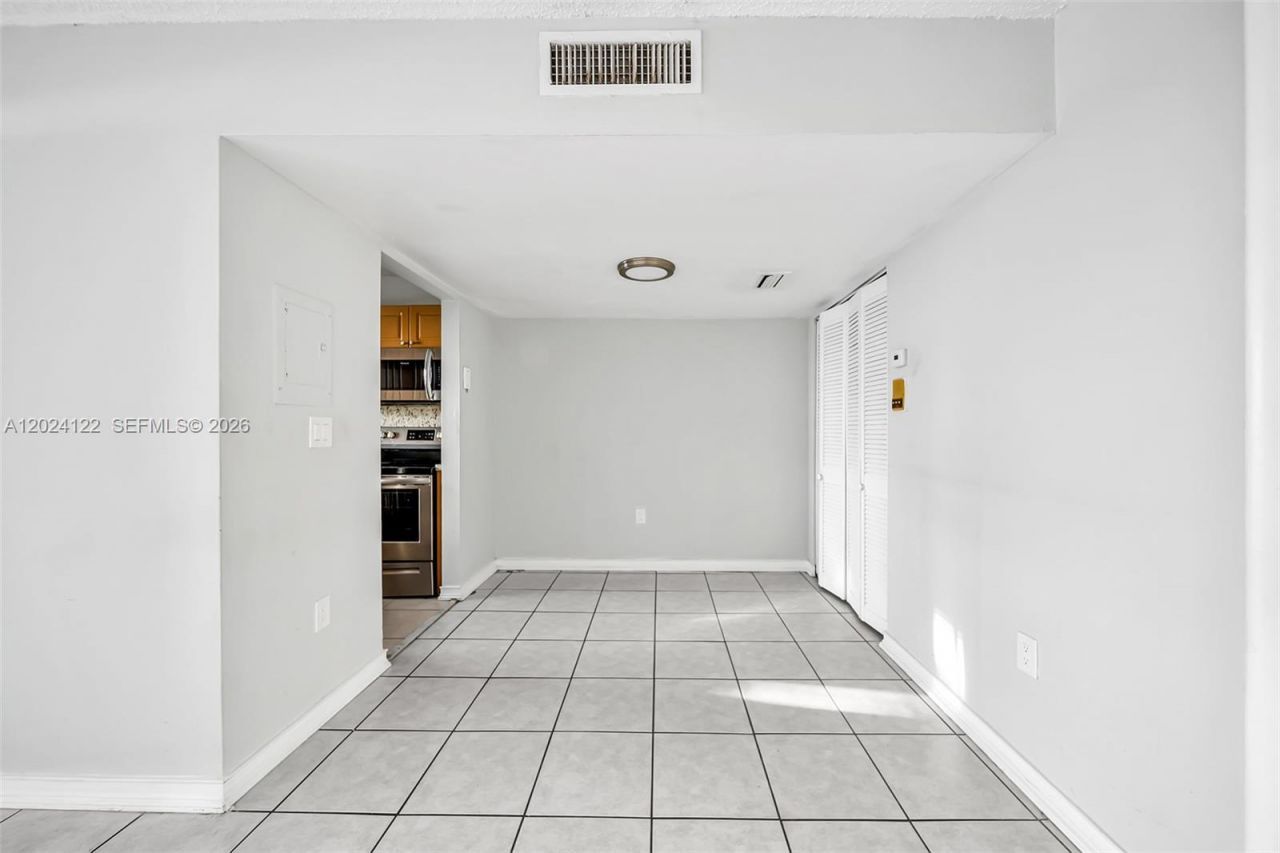 2011 Bay Dr, Unit 12, Miami Beach, FL 33141 Photo