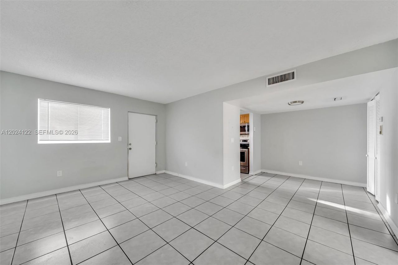 2011 Bay Dr, Unit 12, Miami Beach, FL 33141 Photo