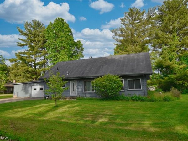 1214 Arrowhead Drive SW, Dellroy, OH 44620