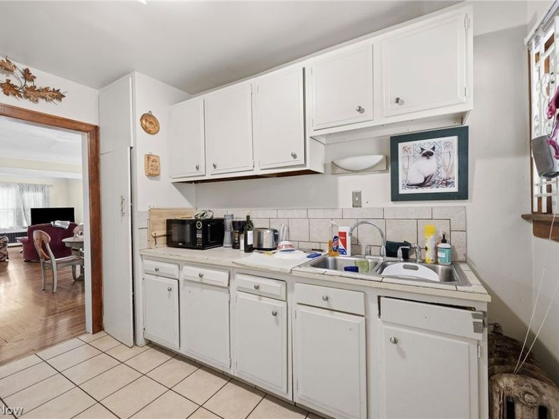2834 Ludlow Road , Cleveland, OH 44120 Photo 9