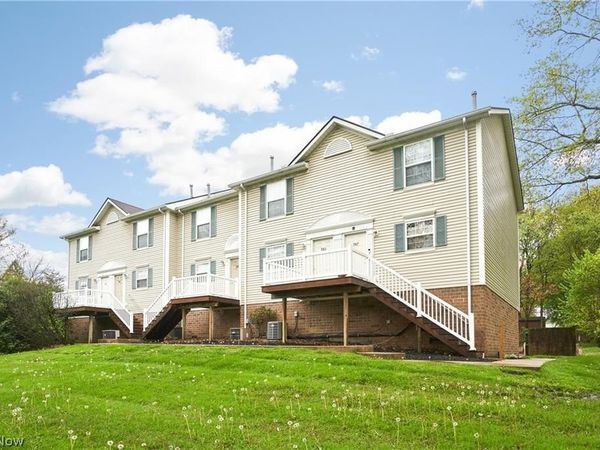 939 Magnolia Avenue , Cuyahoga Falls, OH 44221