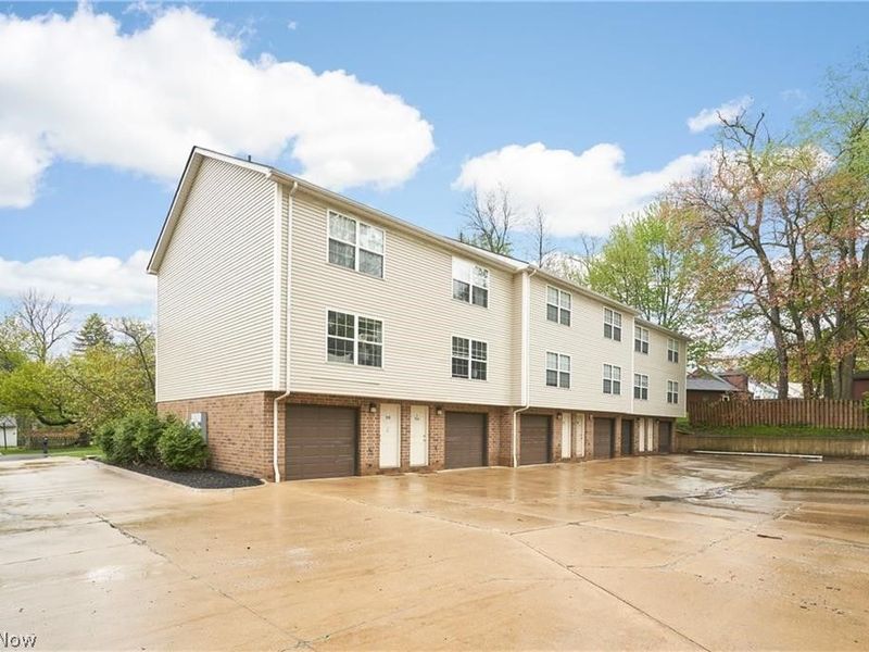 939 Magnolia Avenue, Cuyahoga Falls, OH 44221 Photo 6