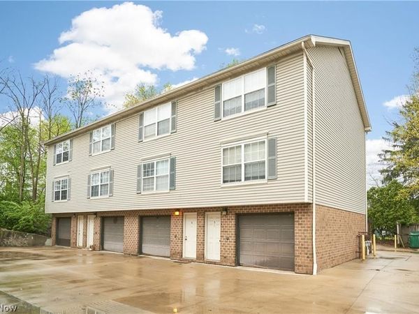1041 Clyde Avenue , Cuyahoga Falls, OH 44221