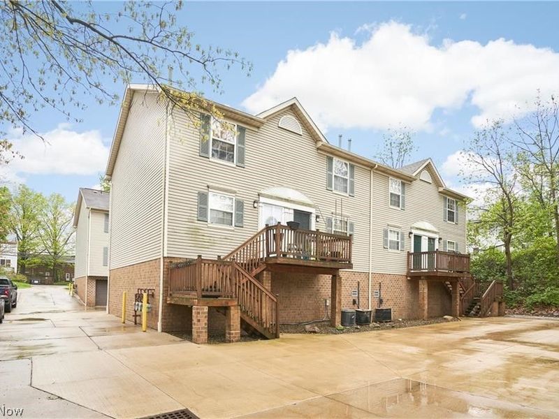 1041 Clyde Avenue , Cuyahoga Falls, OH 44221 Photo 3