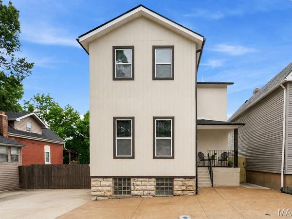 9840 Luna Avenue , St Louis, MO 63125