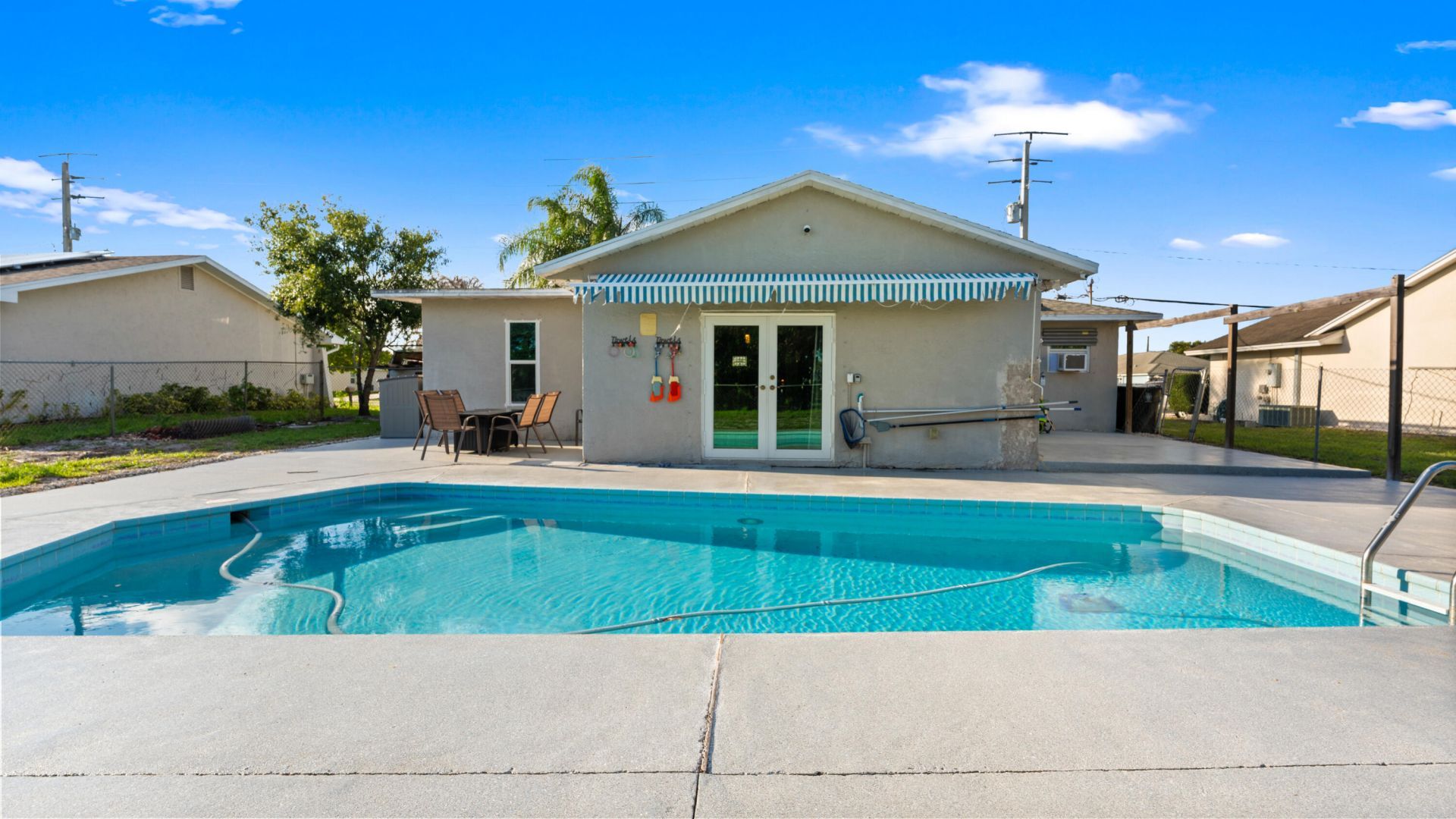 386 SE Oakridge Drive, Port Saint Lucie, FL 34984 Photo
