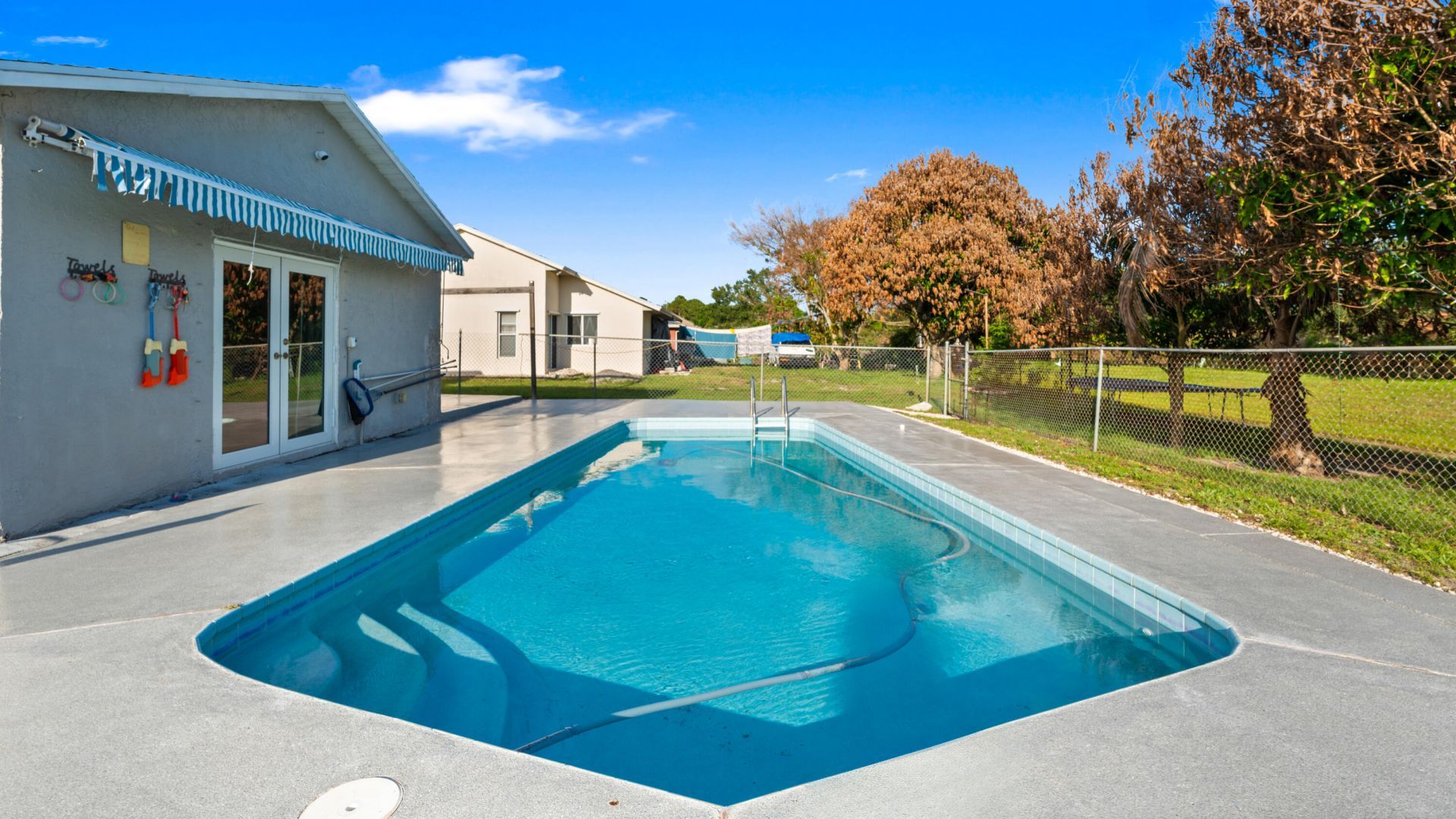 386 SE Oakridge Drive, Port Saint Lucie, FL 34984 Photo