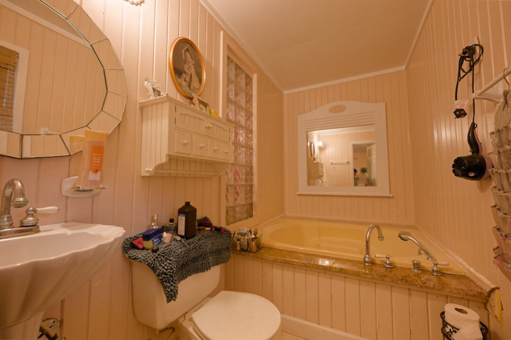 1327 Oceanview Road Photo 13