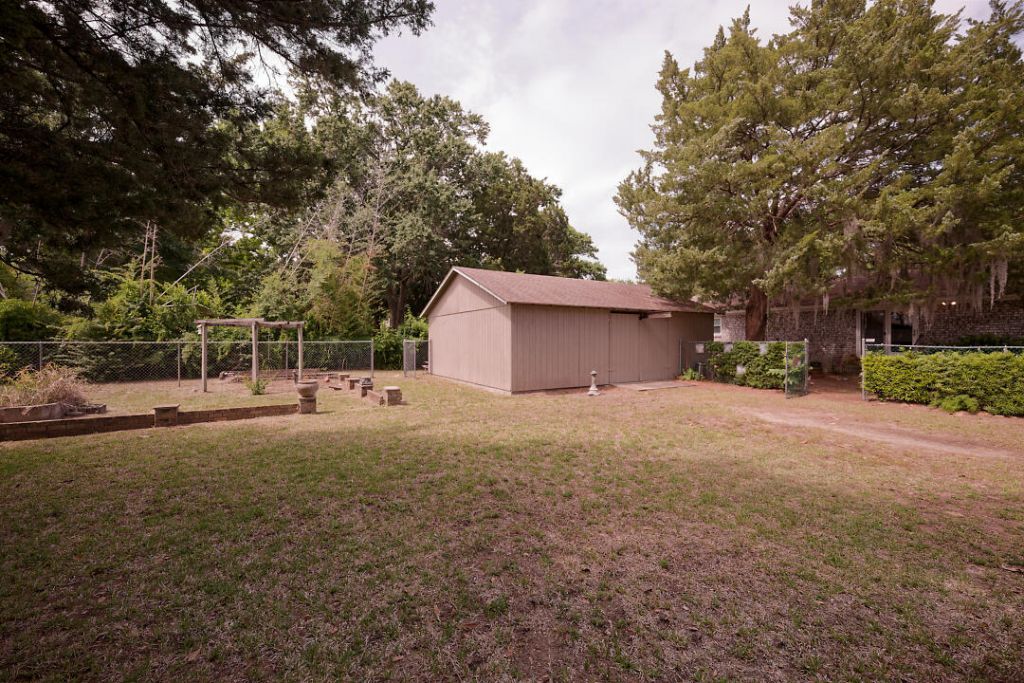 1327 Oceanview Road Photo 18