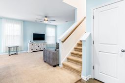 1422 Hermitage Lane photo 4