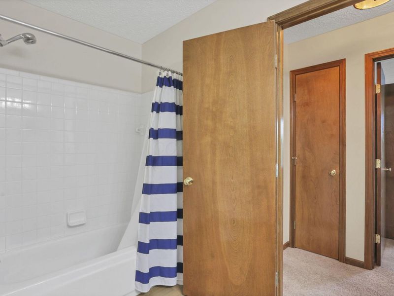 8433 Lucerne Drive , Reynoldsburg, OH 43068 Photo 39