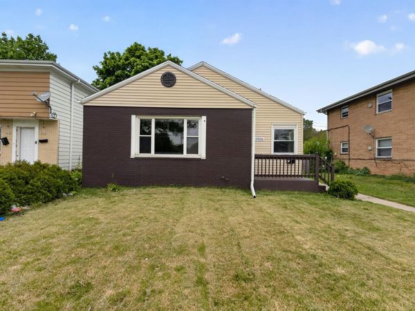 4806 W Hampton Ave, Milwaukee, WI 53218
