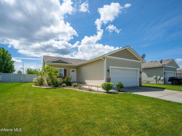 2290 E Knapp DR , Post Falls, ID 83854