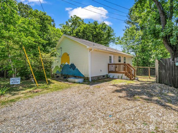 23 Peace Street, Asheville, NC 28806