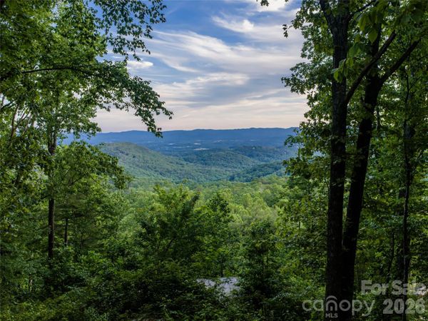 000 New Sprout Lane, Hendersonville, NC 28792