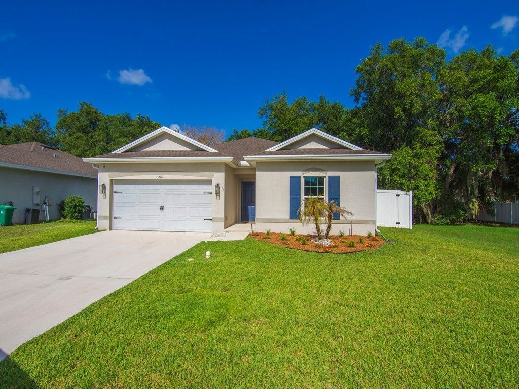 5226 Oakland Lake Circle, Fort Pierce, FL 34951 Photo