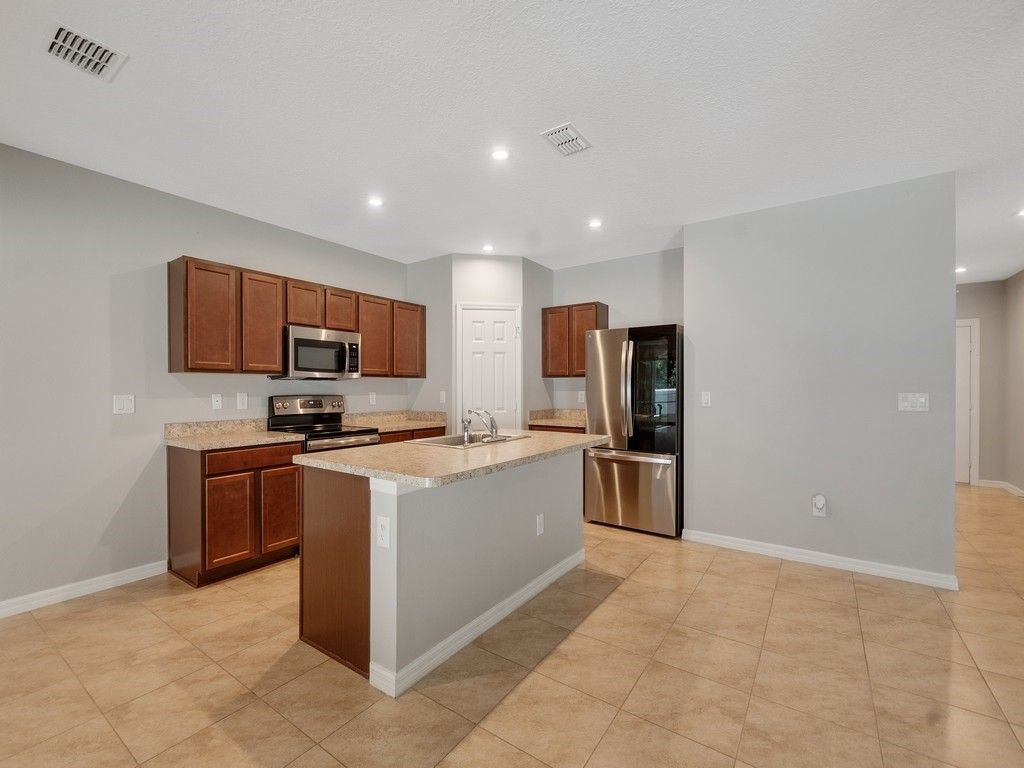 5226 Oakland Lake Circle, Fort Pierce, FL 34951 Photo