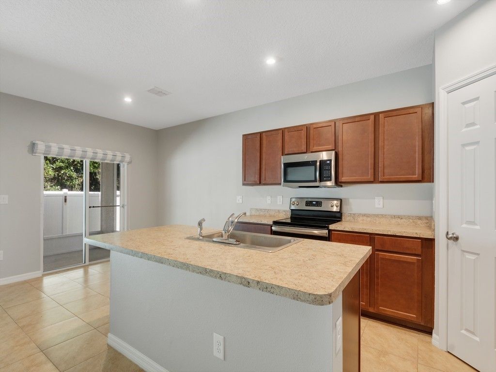 5226 Oakland Lake Circle, Fort Pierce, FL 34951 Photo