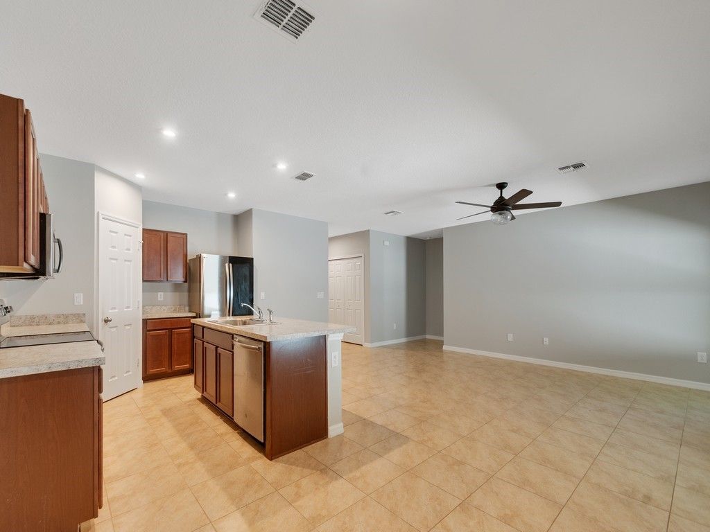 5226 Oakland Lake Circle, Fort Pierce, FL 34951 Photo