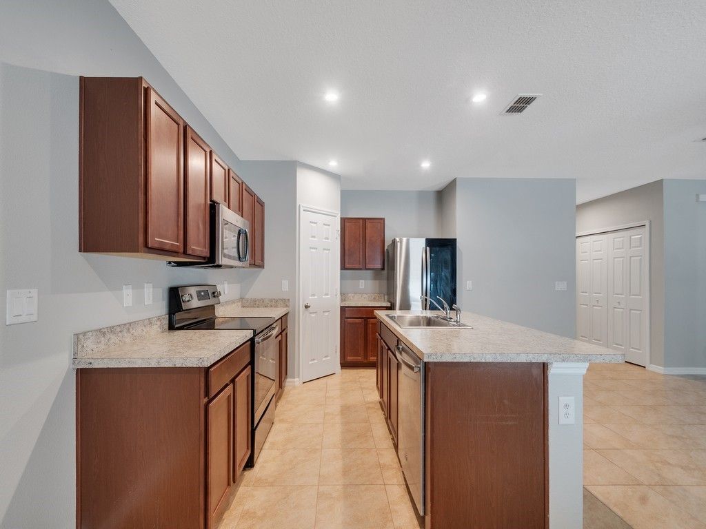 5226 Oakland Lake Circle, Fort Pierce, FL 34951 Photo