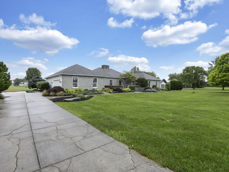3588 Thornhill Lane, Grove City, OH 43123 Photo 4