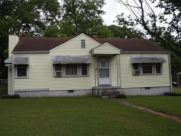 829 Warren Drive , Forest Park, GA 30297