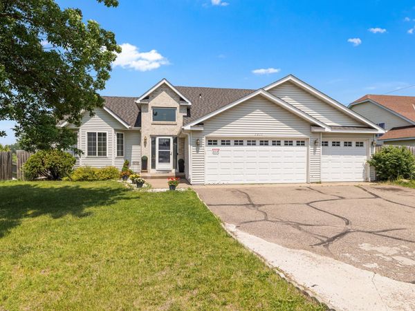 1211 Hillside Road, Sauk Rapids, MN 56379