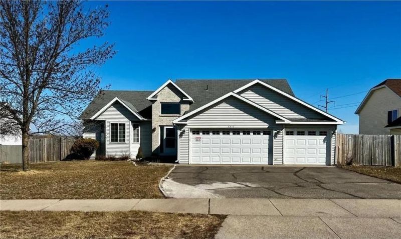 1211 Hillside Road , Sauk Rapids, MN 56379