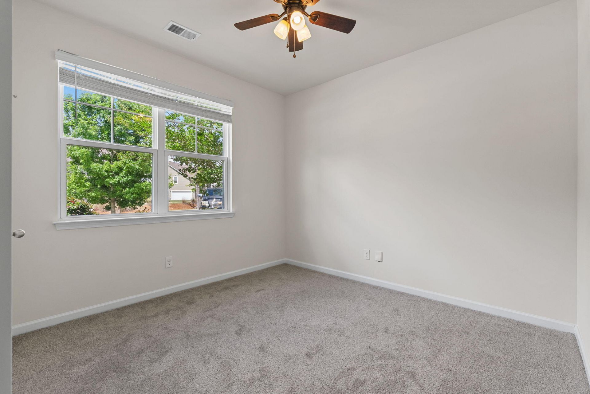 2736 Harmony Lake Drive Photo 17