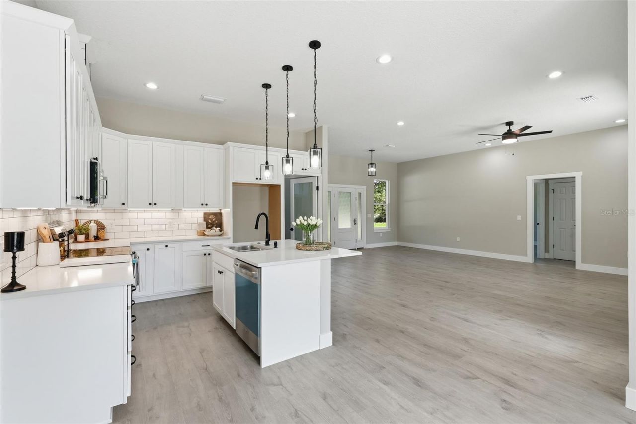 19825 NW 257th Terrace , High Springs, FL 32643 Photo