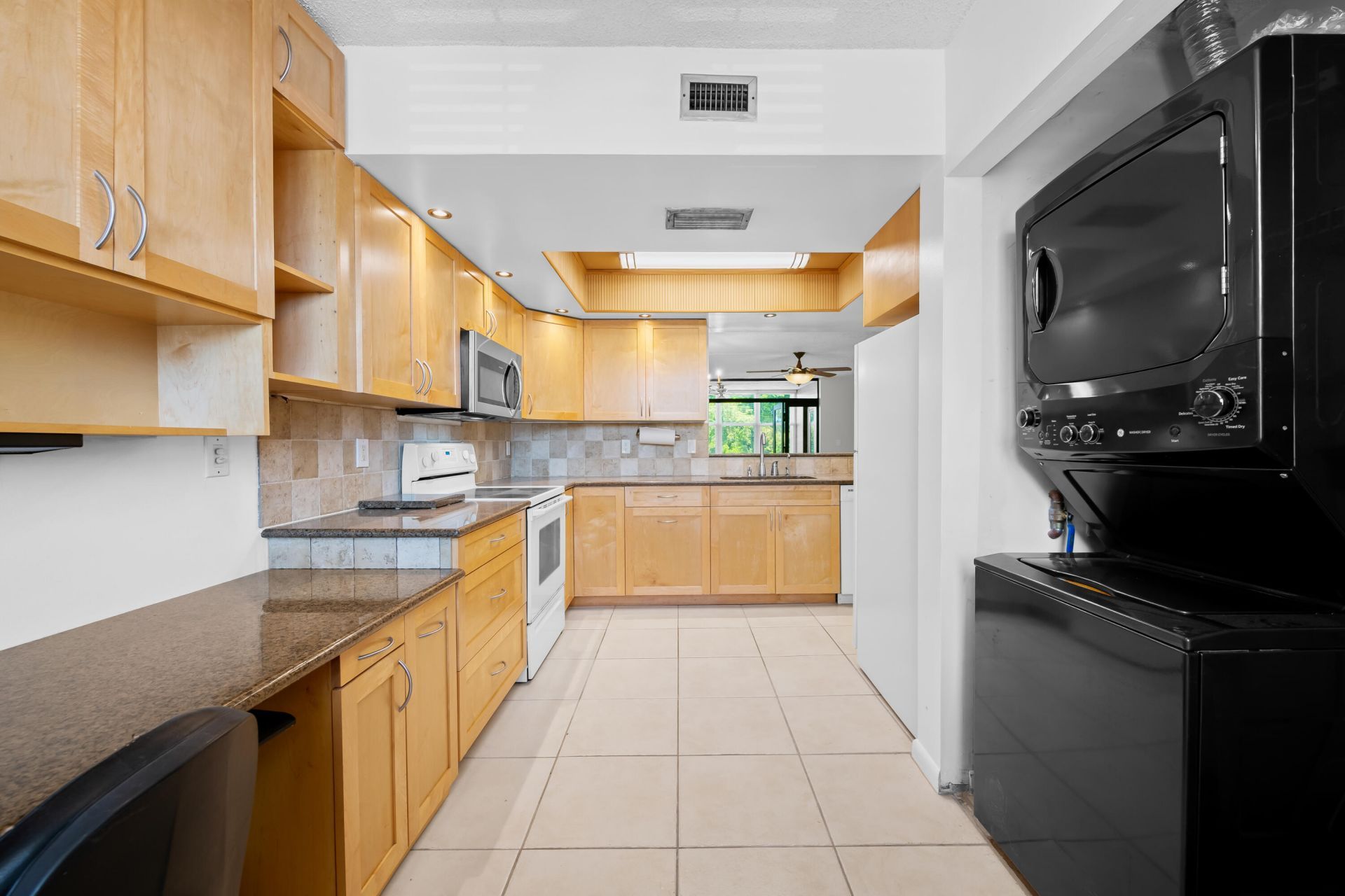 7350 NW 18th Street, Unit 207, Margate, FL 33063 Photo