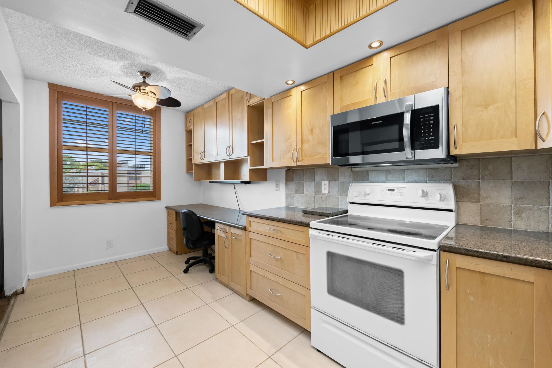 7350 NW 18th Street, Unit 207, Margate, FL 33063 Photo