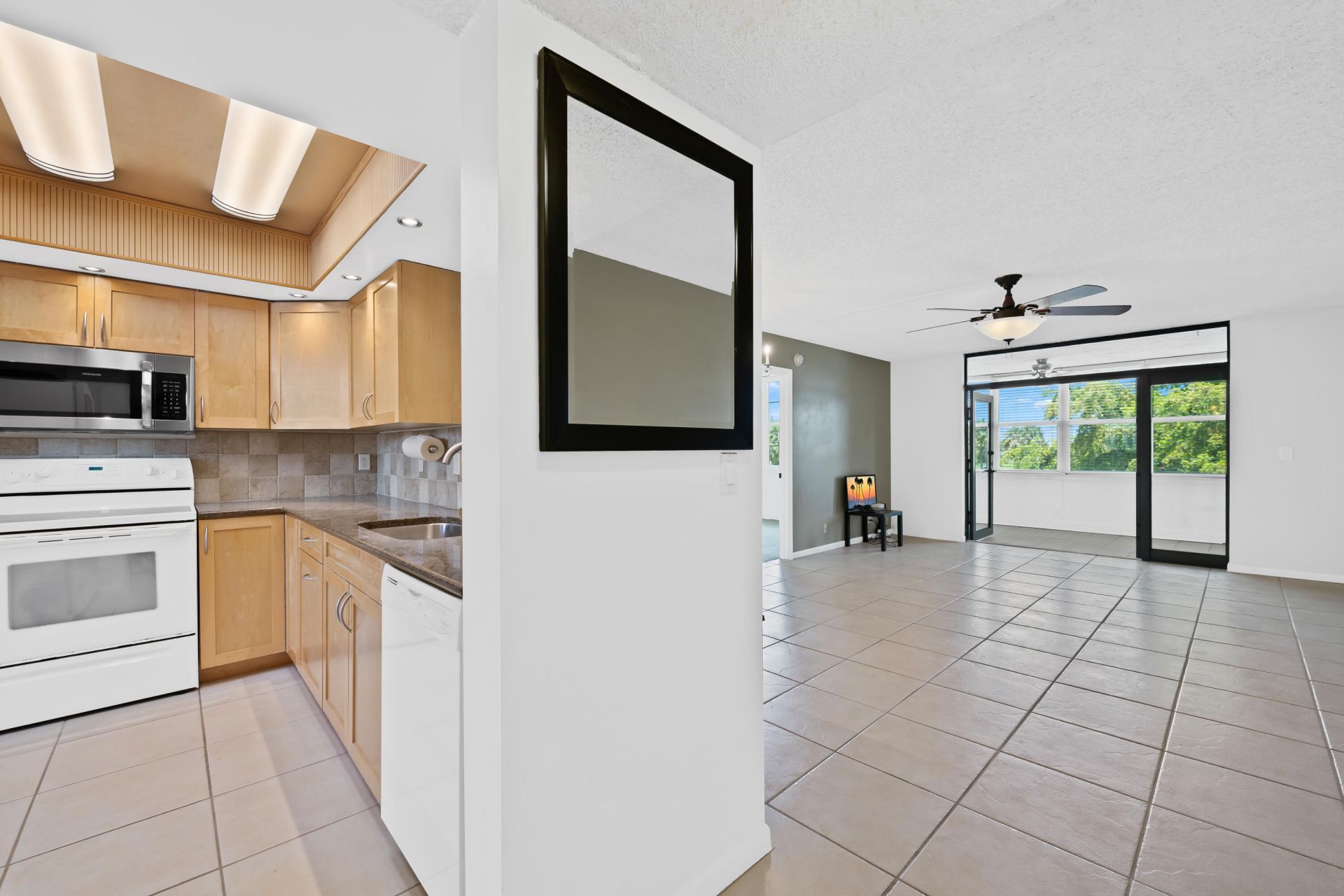7350 NW 18th Street, Unit 207, Margate, FL 33063 Photo