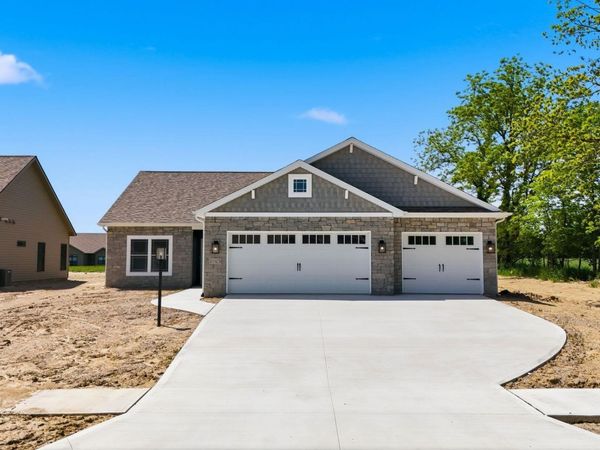 2025 Approach Drive, Auburn, IN 46706