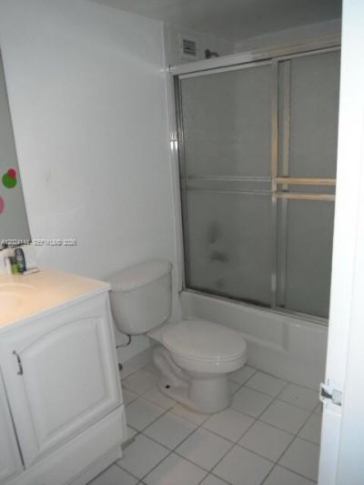 5600 Collins Ave , Unit 4U, Miami Beach, FL 33140 Photo