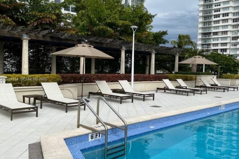 5600 Collins Ave , Unit 4U, Miami Beach, FL 33140 Photo