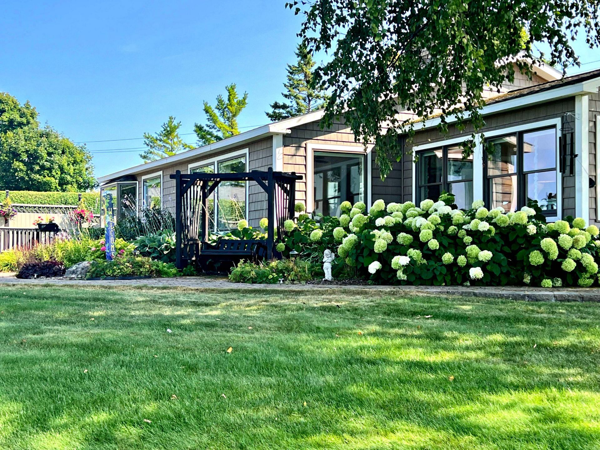 620 S State Street, Saint Ignace, MI 49781 Main Photo