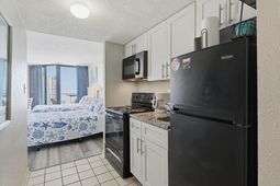 9550 Shore Dr. photo 4