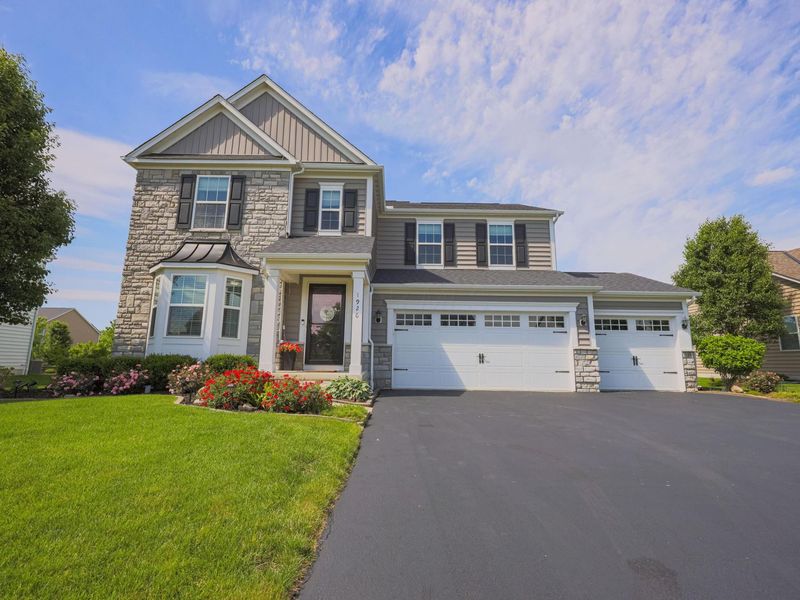 1926 Sulton Court, Grove City, OH 43123 Photo 2