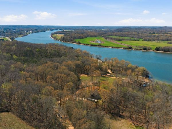 1118 Carrollville Landing Rd , Clifton, TN 38425