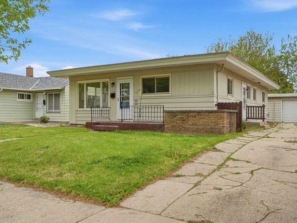 3220 S 72nd St, Milwaukee, WI 53219