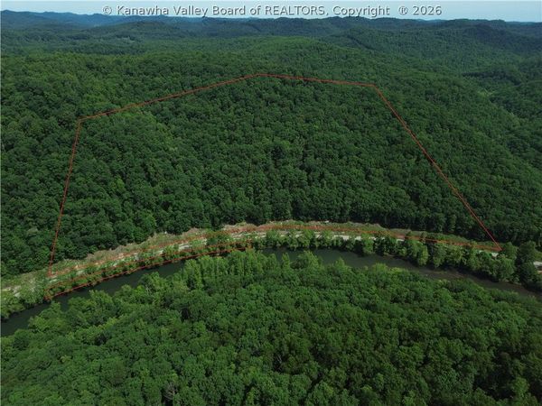 00 Duck Road, Duck, WV 25063