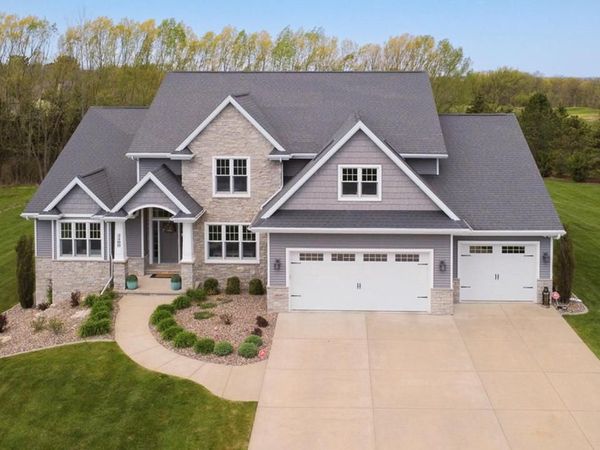 3400 AMBER LANE, Green Bay, WI 54311