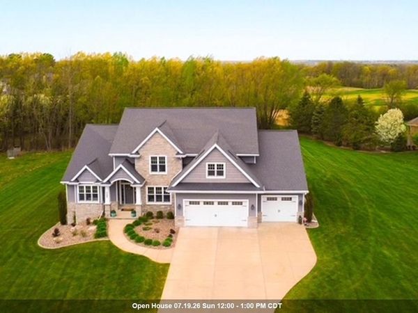 3400 AMBER LANE, De Pere, WI 54311