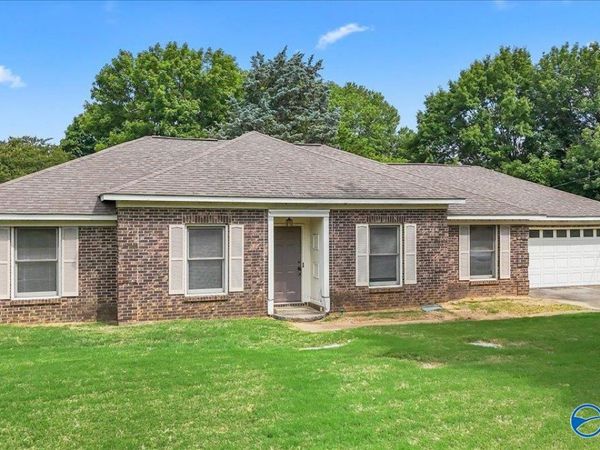 1119 Way Thru The Woods SW, Decatur, AL 35603