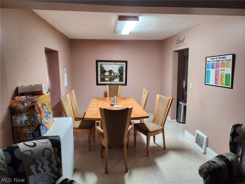 2136 16th Street SW, Akron, OH 44314 Photo 8