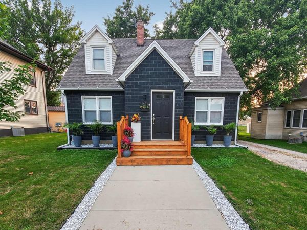 1611 5th Street, Gilbertville, IA 50634